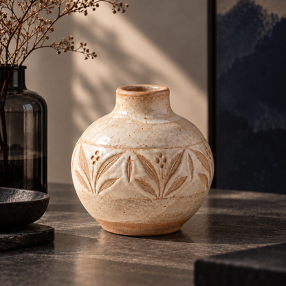 Trustyerar Warm Ivory Botanical-Band Bud Vase – Rounded Leaf-Pattern Decorative Accent